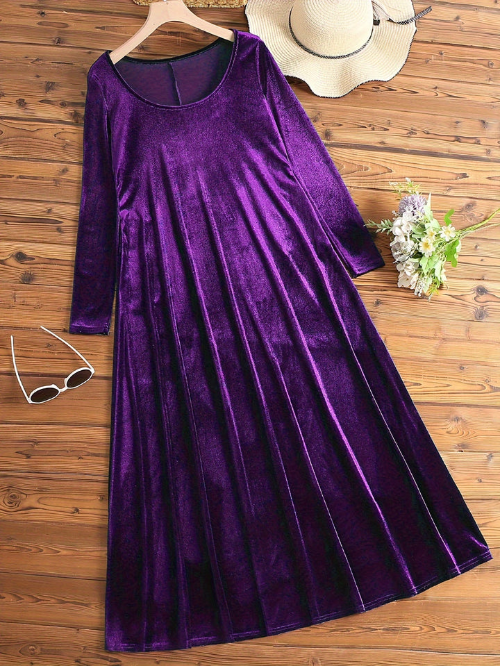 Elegant Velvet Maxi Dress for Women with Scoop Neck Long Sleeve Flowing Caftan Style