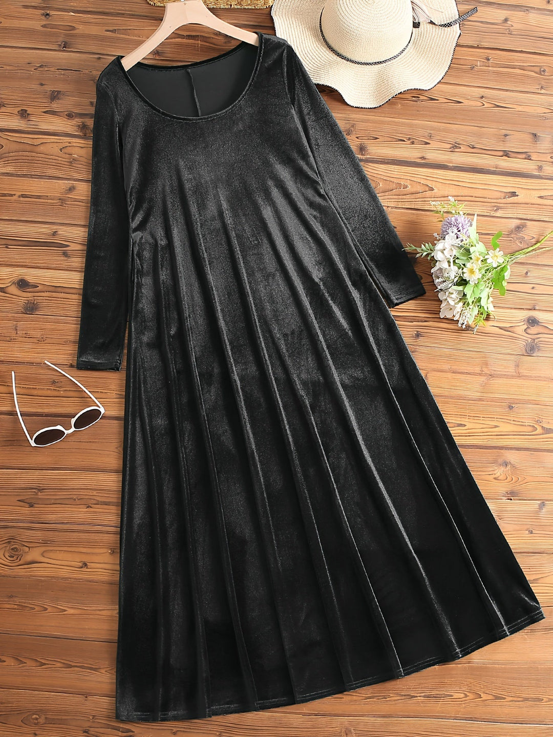 Elegant Velvet Maxi Dress for Women with Scoop Neck Long Sleeve Flowing Caftan Style