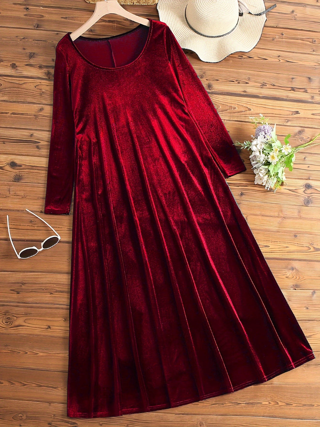 Elegant Velvet Maxi Dress for Women with Scoop Neck Long Sleeve Flowing Caftan Style