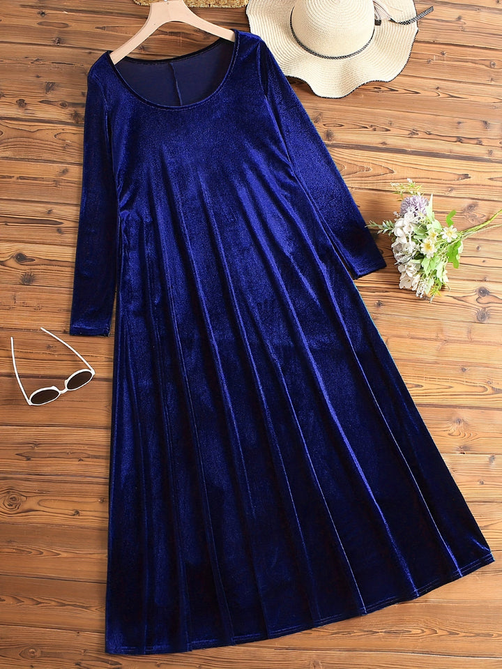 Elegant Velvet Maxi Dress for Women with Scoop Neck Long Sleeve Flowing Caftan Style